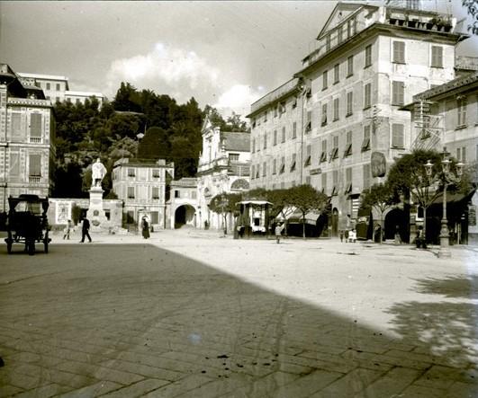Chiavari. Piazza Giacomo Matteotti (taglio)