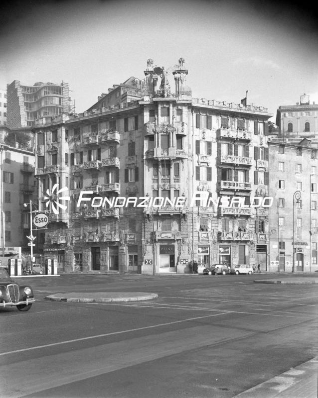Genova - via Giuseppe Casaregis - caseggiato