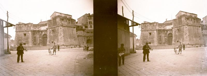 Porta del Molo vecchio (originale)