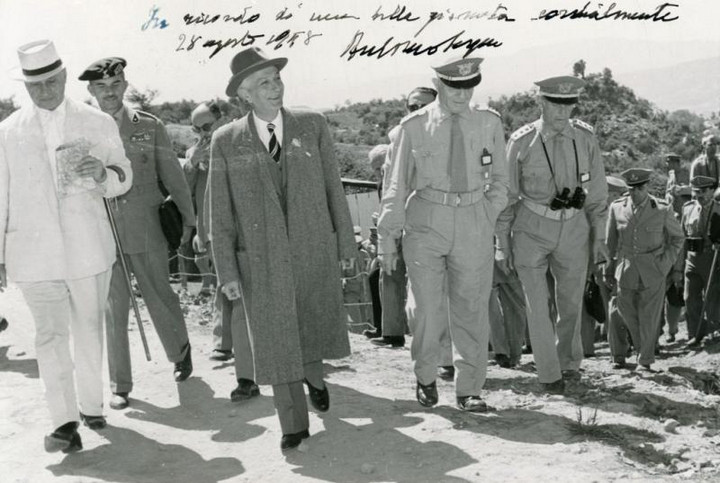 Giovanni Ansaldo con il Presidente Antonio Segni al Poligono di Poggio Sassoni (Vene del Tevere) (G.A.000275)