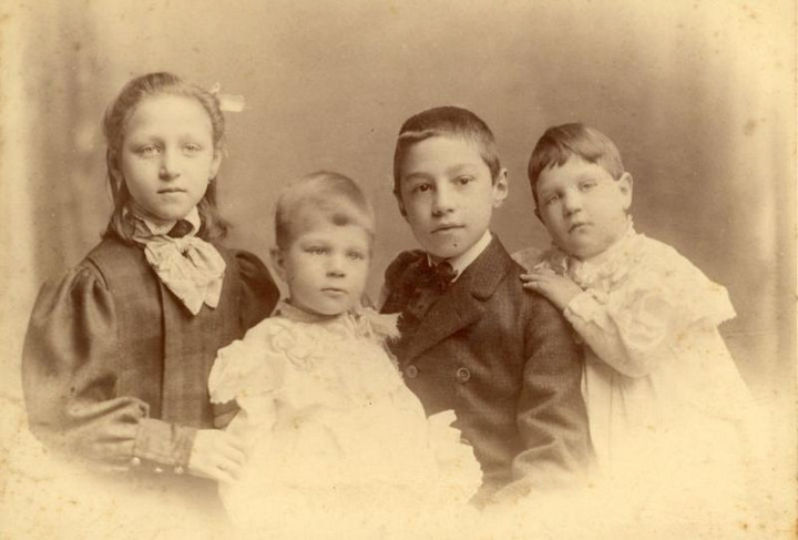 Giuditta, Maria, Giovanni e Margherita Ansaldo