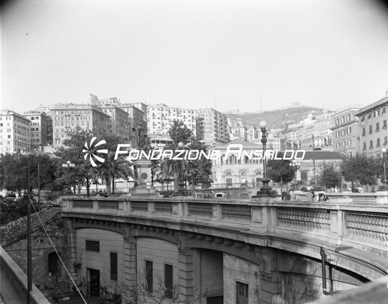 Genova - via Fanti D&#039;Italia - stazione di Genova piazza Principe