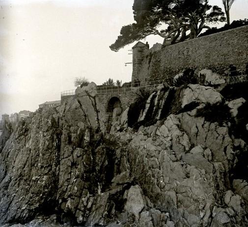 Nervi. Scogliera (taglio)