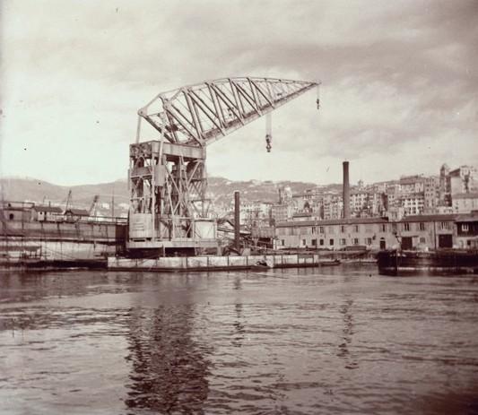 Genova - gru galleggiante