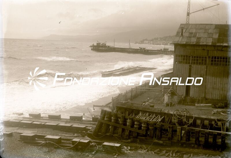 Genova - Cantieri Navali Ansaldo di Sestri Ponente - mareggiata