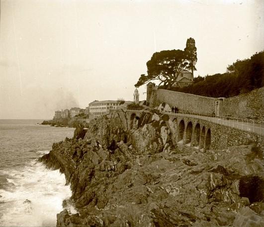 Nervi. Passeggiata Anita Garibaldi (taglio)