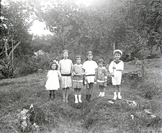 Gruppo di bambini (taglio)