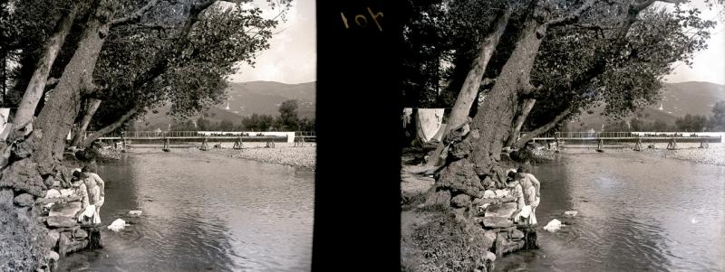 Chiavari. Entella. Alberi, ponte di legno e lavandaie (originale)