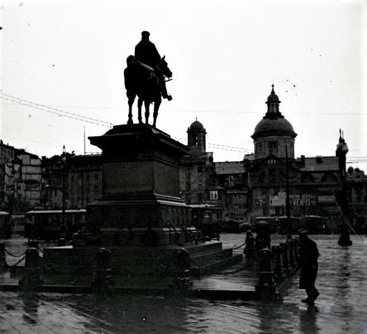Genova - piazza De Ferrari - monumento a Garibaldi