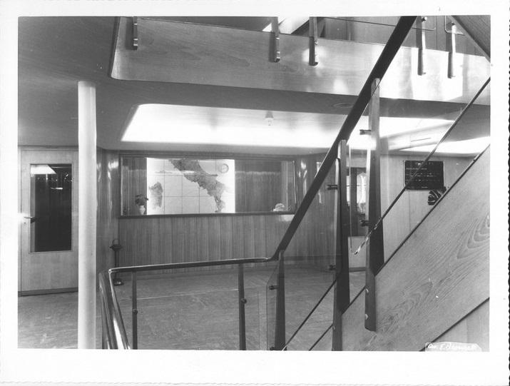 Sicilia - Scalone di prima classe visione centrale con dettaglio reception