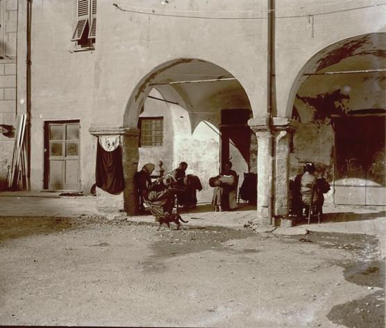 Rapallo. Donne al tombolo (taglio)