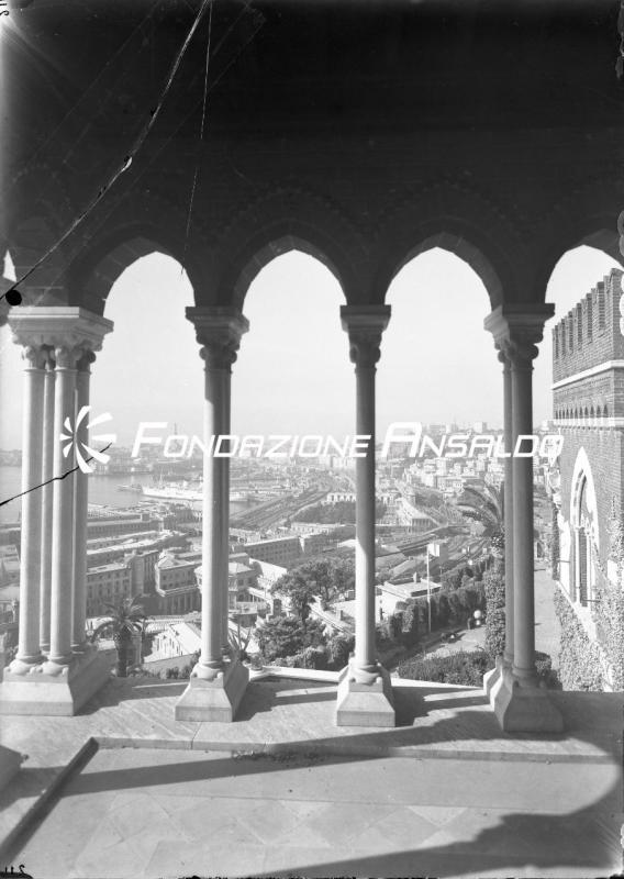 Genova - corso Dogali - Castello D&#039;Albertis