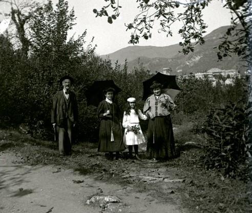 Gruppo della famiglia Capestro (taglio)
