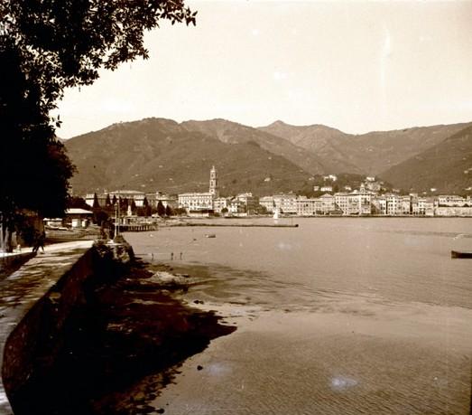 Rapallo. La chiesa e passeggiata a mare (taglio)