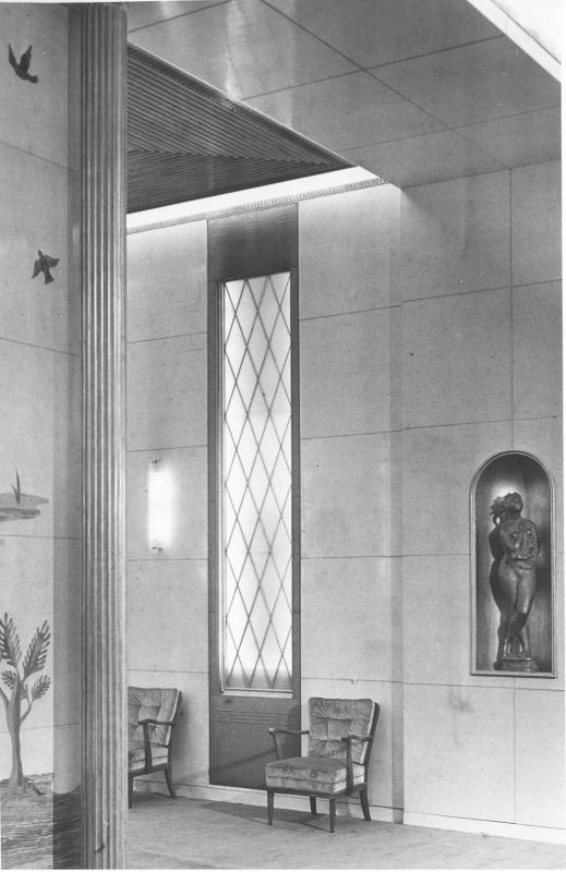 Italia - Scorcio tra la galleria di accesso alla sala delle feste di prima classe e il muro della  salad elle feste di prima classe