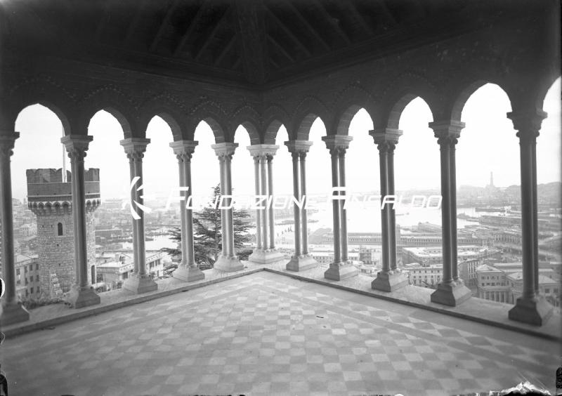Genova - corso Dogali - Castello D&#039;Albertis