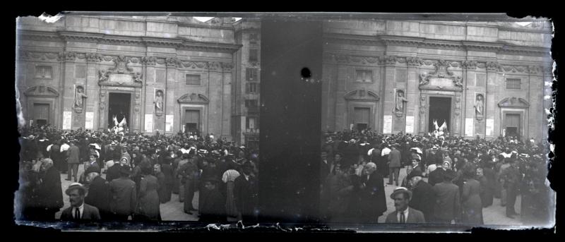 Piazza Umberto I°. Processione del velluto (originale)
