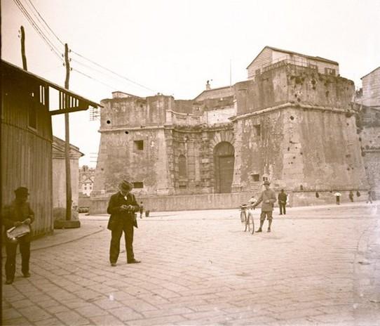 Porta del Molo vecchio (taglio)