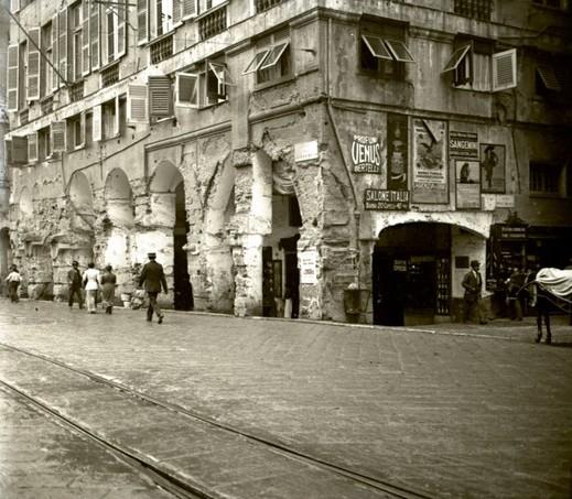 Portici di Sottoripa (taglio)
