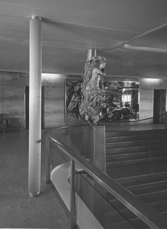 Conte Grande - Statua decorativa della galleria di prima classe e scalone di accesso alla sala da pranzo di prima classe