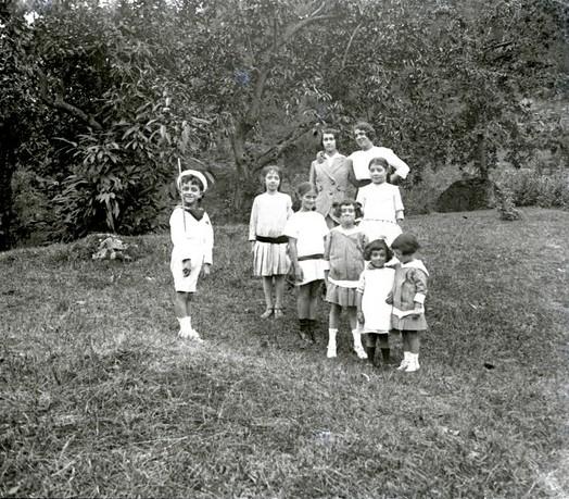 Gruppo di bambini (taglio)