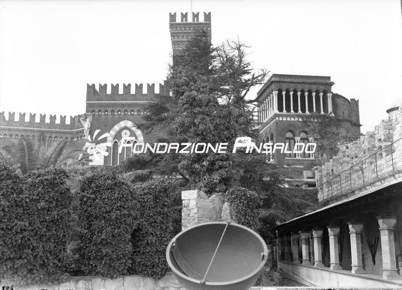 Genova - corso Dogali - Castello D&#039;Albertis