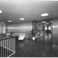 Messapia -  Corridoio di ingresso con con poltroncine  e tavolino