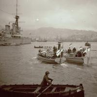 Sbarco di marinai inglesi (taglio)